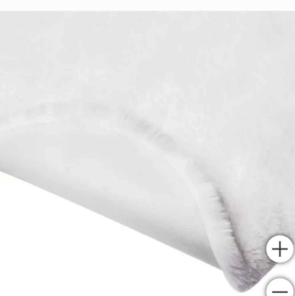 Mondetta Chateau Heart-Shaped Faux Fur Rug